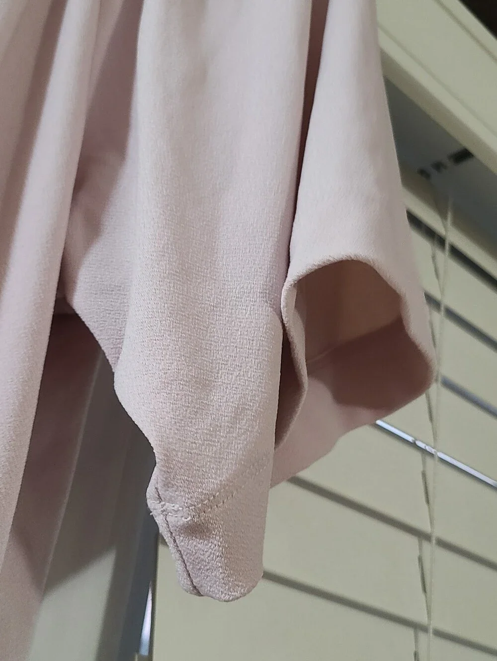 Banana Republic Smocked Crepe Top Pink - Size Small
